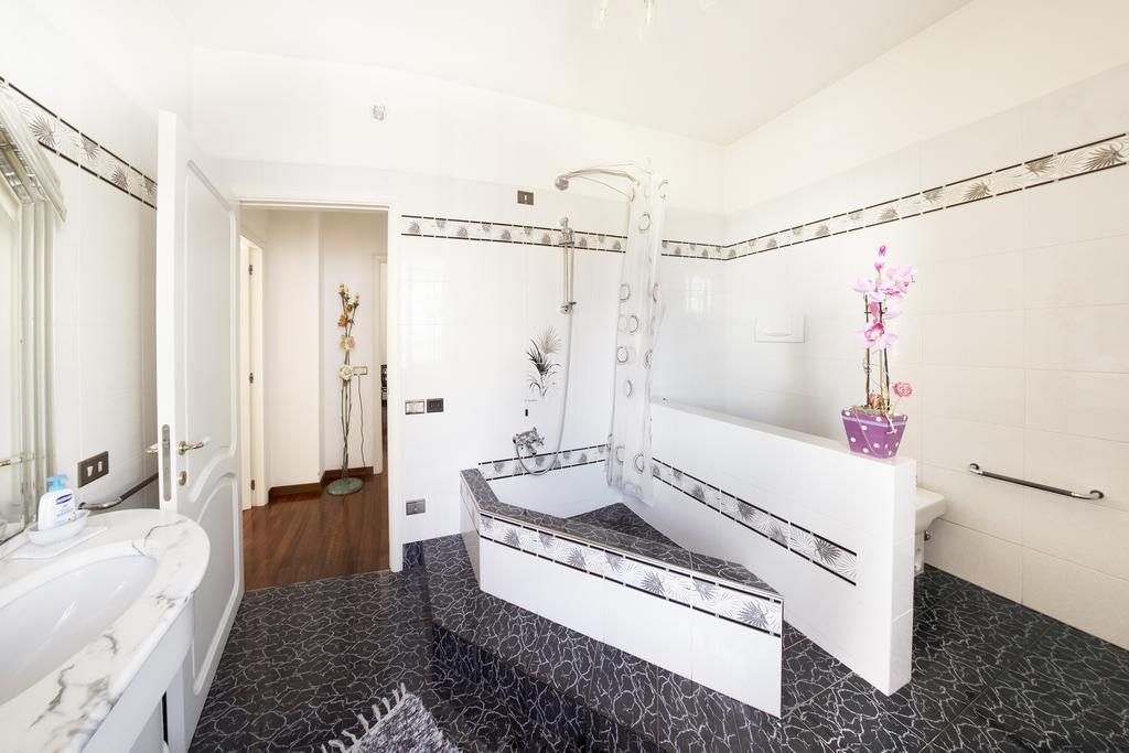 Dimora Rinaldi Apartment เอมโปลี ภายนอก รูปภาพ