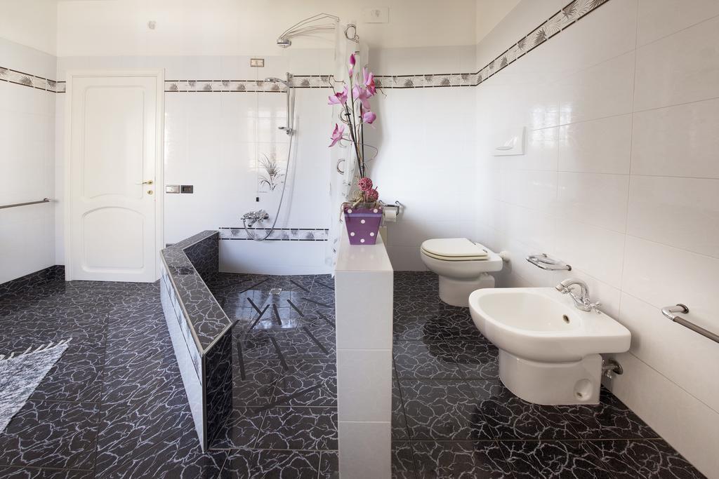 Dimora Rinaldi Apartment เอมโปลี ภายนอก รูปภาพ