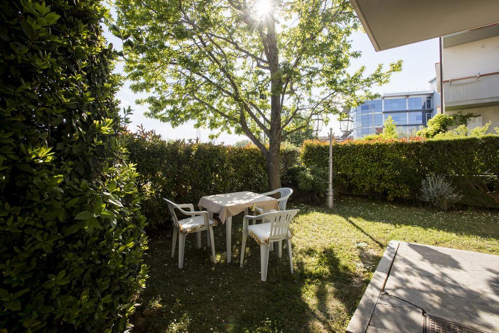 Dimora Rinaldi Apartment เอมโปลี ภายนอก รูปภาพ